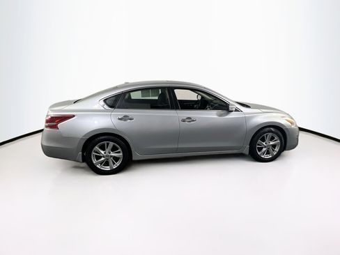 Used 2013 Nissan Altima 2.5 SL w/ Technology Pkg image 4