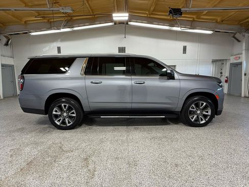 Used 2022 Chevrolet Suburban LT AWD/4WD image 5