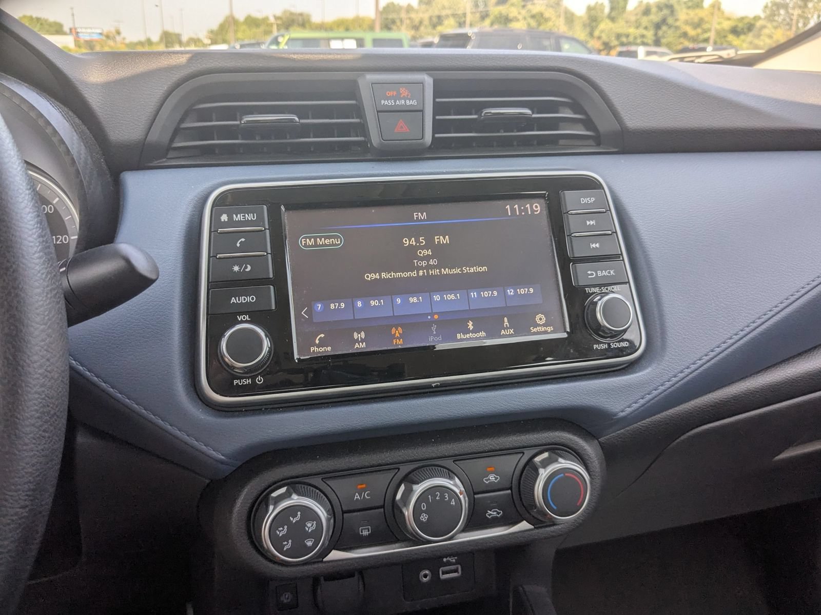 Used 2025 Nissan Versa SV FWD image 20
