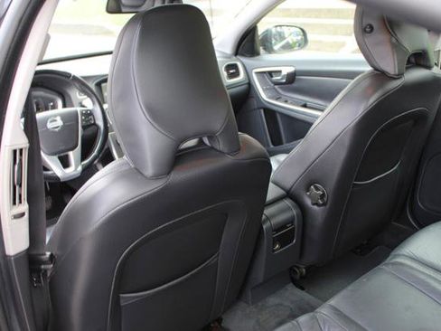 Used 2014 Volvo S60 T5 FWD image 22