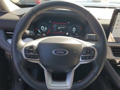 Used 2025 Ford Explorer Active w/ Active Comfort Package image 28