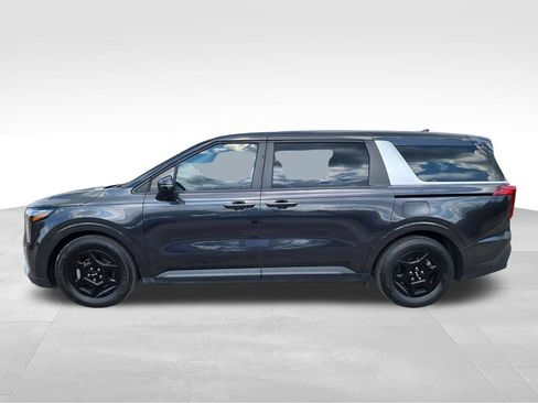 Used 2025 Kia Carnival FWD image 4