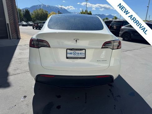 Used 2023 Tesla Model Y Long Range AWD/4WD image 6