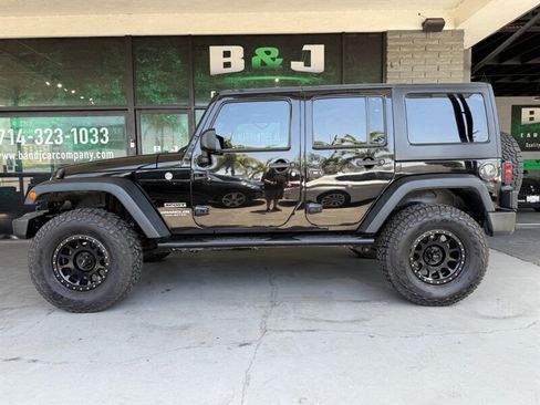 Used 2016 Jeep Wrangler Unlimited Sport AWD/4WD image 4