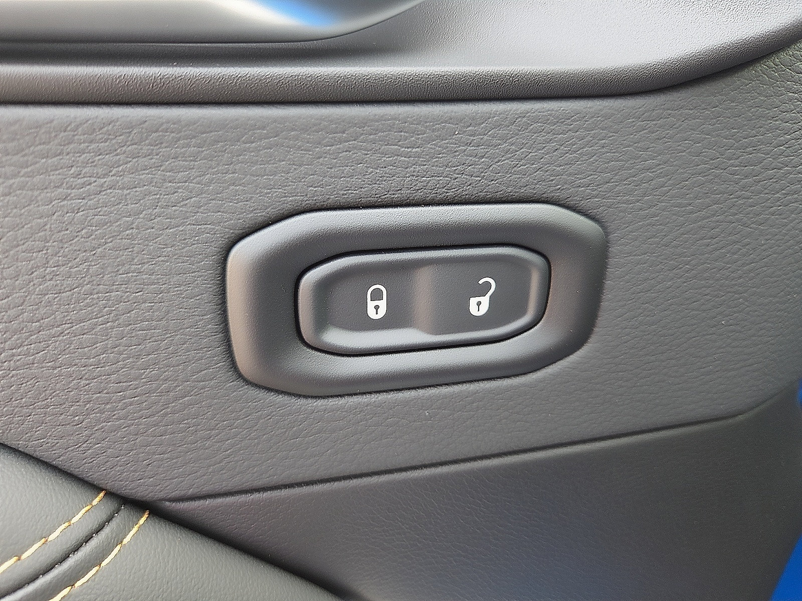 New 2026 Jeep Wrangler Unlimited Sahara AWD/4WD image 15