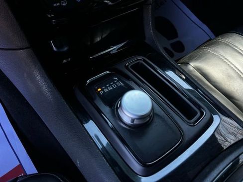 Used 2019 Chrysler 300 S image 36