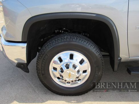 Used 2025 Chevrolet Silverado 3500 LT w/ Safety Package AWD/4WD image 10