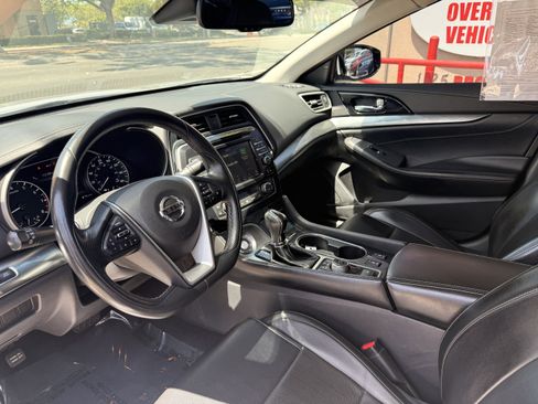 Used 2021 Nissan Maxima 3.5 SV w/ Floor Mat Group FWD image 11