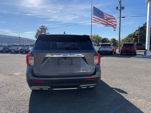 Used 2021 Ford Explorer XLT w/ Equipment Group 202A image 6
