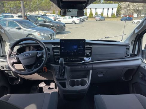 Used 2024 Ford Transit 350 XLT image 8