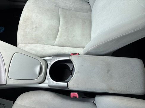 Used 2013 Toyota Prius Two image 29