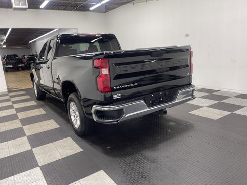 Used 2021 Chevrolet Silverado 1500 LT image 2