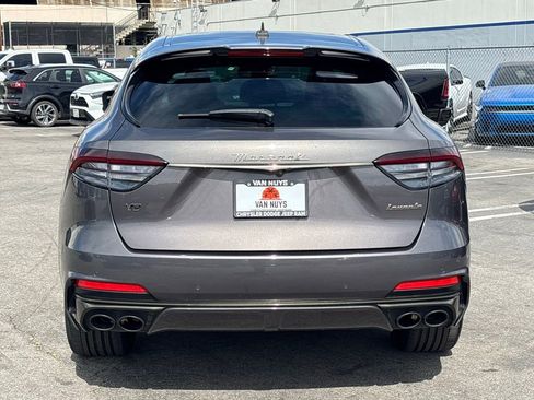 Used 2023 Maserati Levante Trofeo image 5