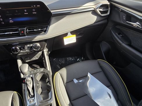 Used 2025 Chevrolet TrailBlazer ACTIV w/ Convenience Package FWD image 30
