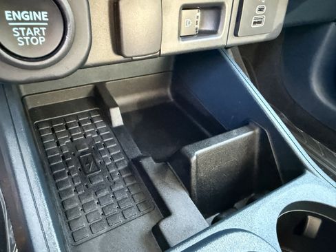 Used 2025 Ford Maverick Lariat w/ Black Appearance Package image 28