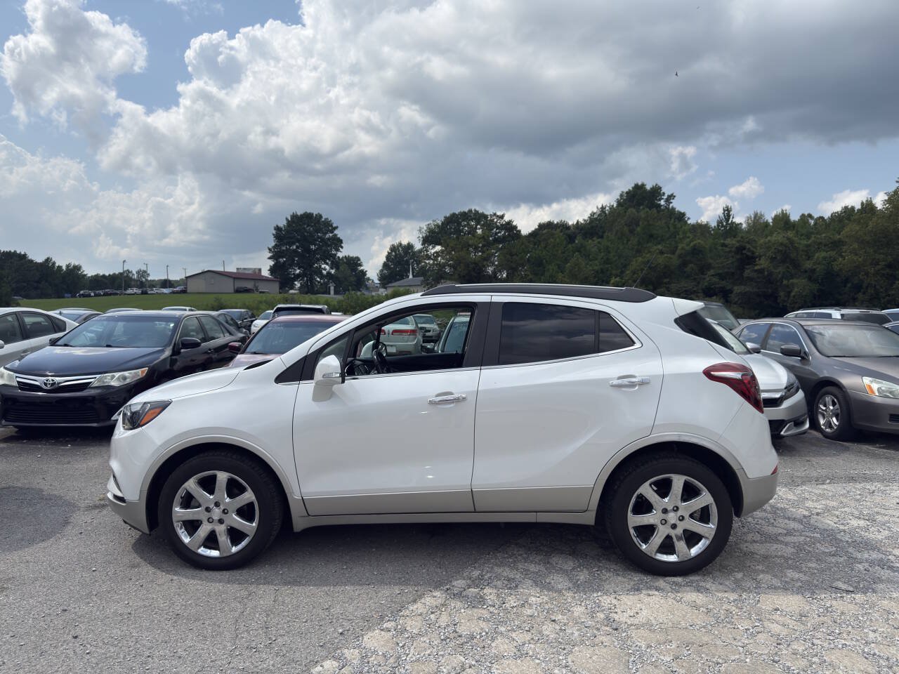 Used 2017 Buick Encore Preferred w/ Experience Buick Package FWD image 3