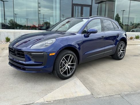 New 2025 Porsche Macan image 1