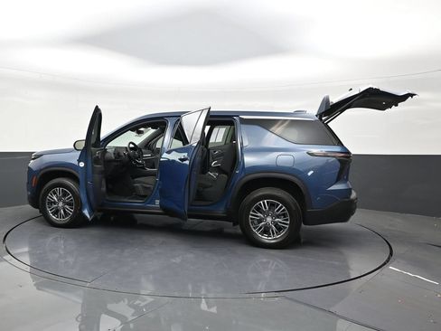 Used 2024 Chevrolet Traverse LS FWD image 31