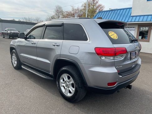 Used 2017 Jeep Grand Cherokee Laredo w/ Quick Order Package 23E image 2