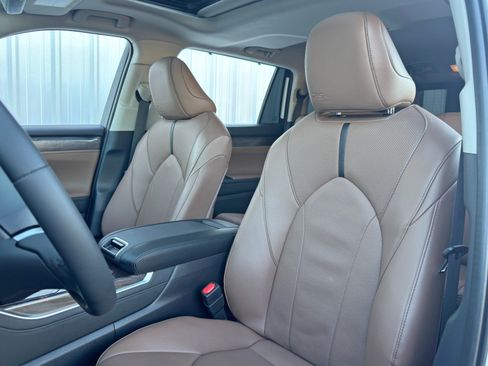 Used 2025 Toyota Highlander Limited image 41