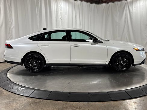 Certified 2025 Honda Accord SE image 6