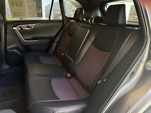 Used 2025 Toyota RAV4 XSE w/ Weather Package AWD/4WD image 19