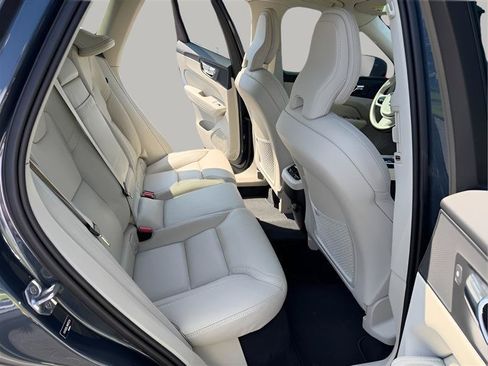 Used 2021 Volvo XC60 T5 Inscription w/ Protection Package Premier FWD image 28