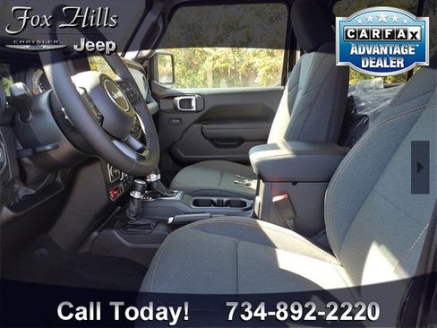 New 2025 Jeep Gladiator Willys image 14