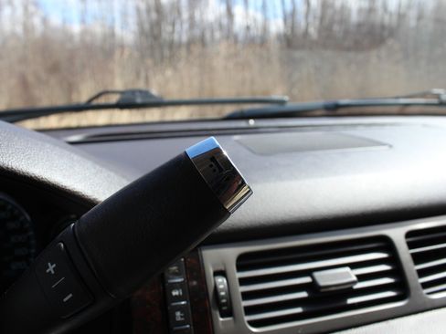 Used 2011 GMC Yukon Denali image 28