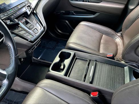 Used 2023 Honda Odyssey Touring image 17