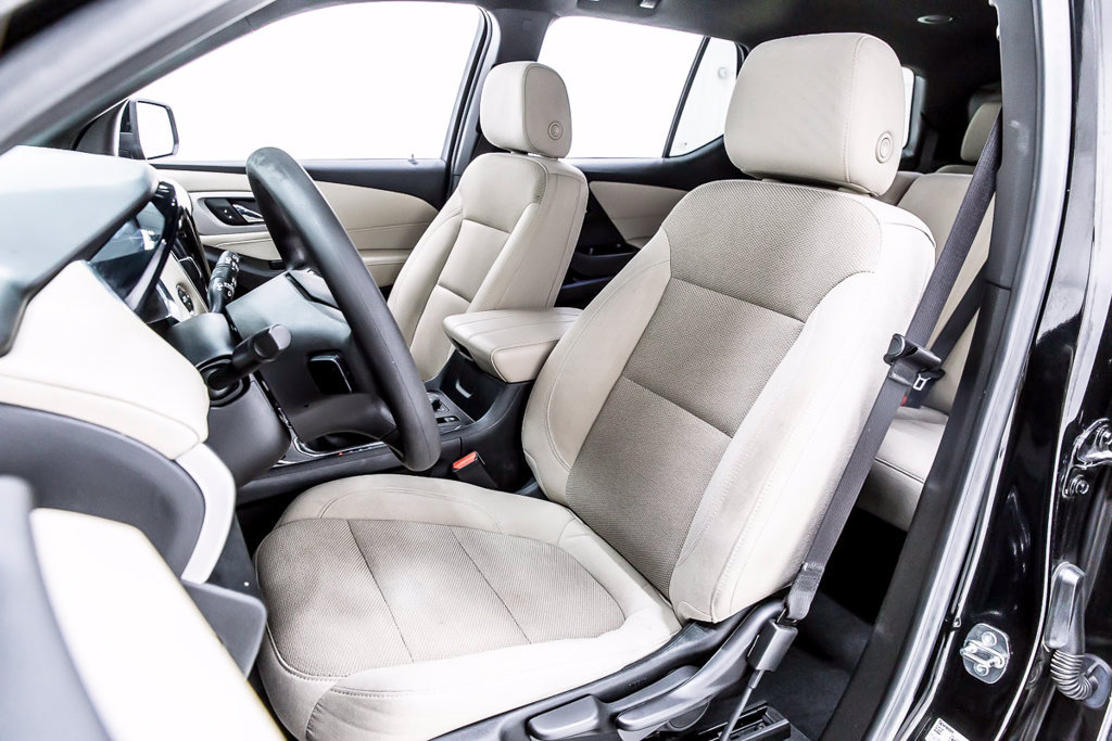 Used 2023 Chevrolet Traverse LS w/ Safety Package FWD image 27