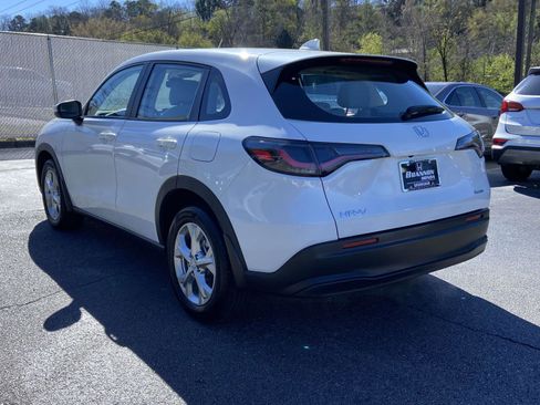 Used 2024 Honda HR-V LX image 3