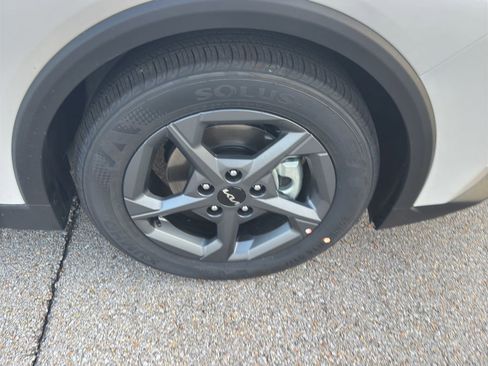 Used 2025 Kia K4 image 24