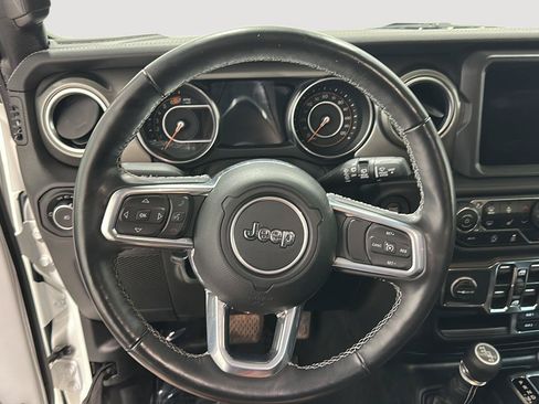 Used 2023 Jeep Wrangler Unlimited Sahara w/ Cold Weather Group AWD/4WD image 9