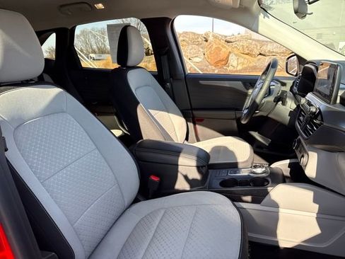 Used 2024 Ford Escape Active image 10
