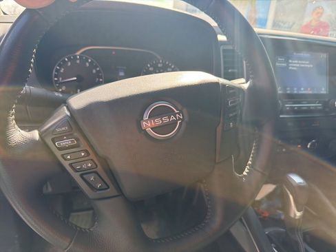 Used 2024 Nissan Frontier SV w/ SV Convenience Package image 21