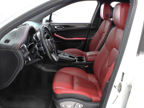 Used 2016 Porsche Macan S image 33