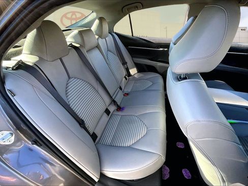 Used 2022 Toyota Camry SE image 26