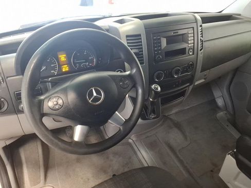 Used 2016 Mercedes-Benz Sprinter 2500 image 9