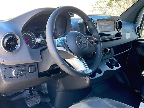 New 2025 Mercedes-Benz Sprinter 2500 image 8