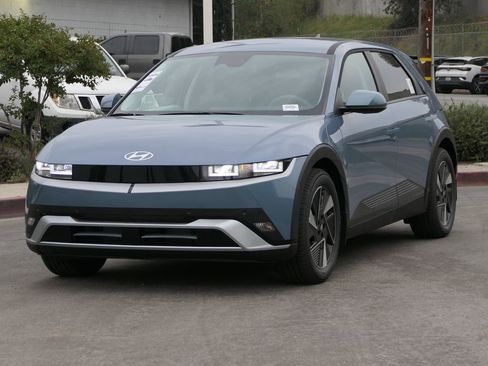 New 2026 Hyundai Ioniq 5 SEL image 5