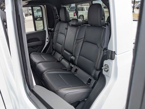 New 2026 Jeep Gladiator Sport image 40