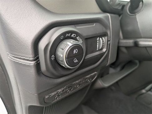 New 2025 Jeep Gladiator Mojave w/ Convenience Group image 15