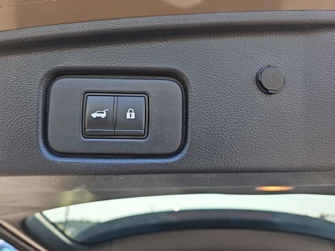 Used 2023 Nissan Pathfinder Platinum AWD/4WD image 18