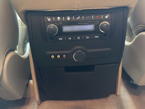 Used 2012 Cadillac Escalade Premium image 15
