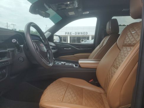 Used 2022 Cadillac Escalade Sport w/ Touring Package AWD/4WD image 8