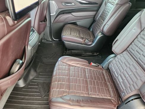 Used 2023 Cadillac Escalade Premium Luxury Platinum RWD image 30