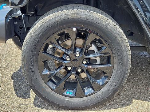 Used 2023 Jeep Wrangler Unlimited Sahara image 11