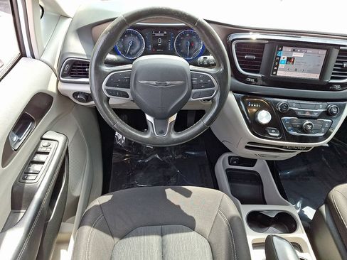Certified 2023 Chrysler Voyager LX FWD image 12