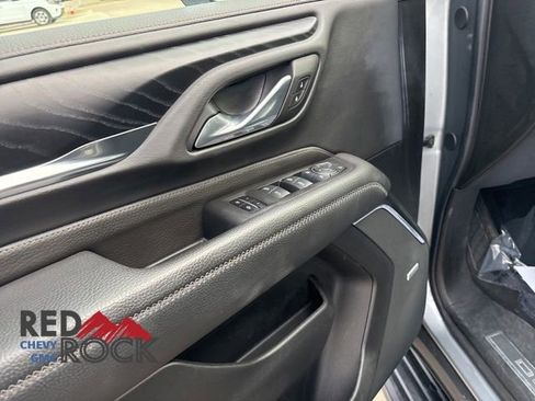 Used 2024 GMC Yukon XL Denali AWD/4WD image 16